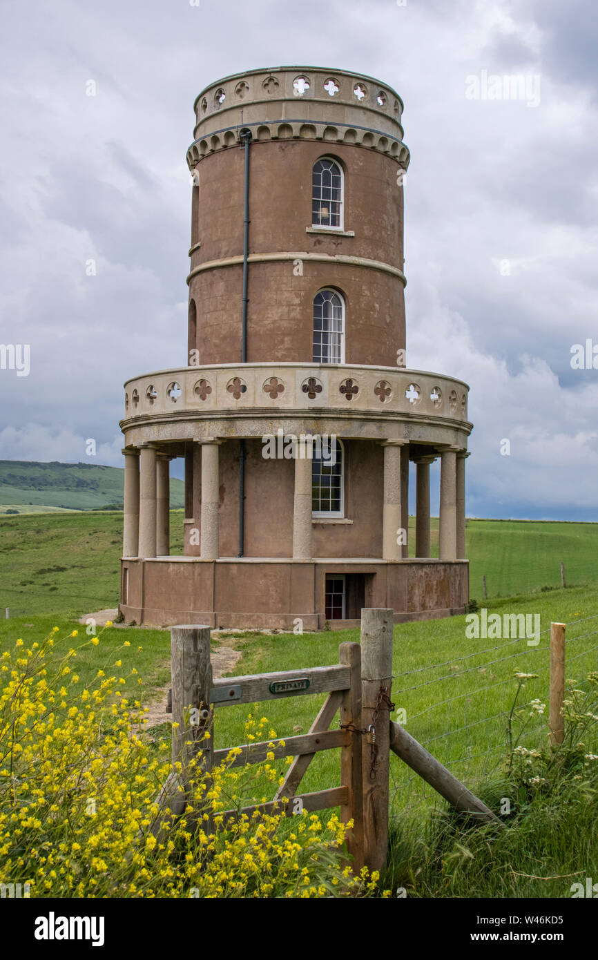 Clavell torre affacciata sulla baia di Kimmeridge, Dorset, England, Regno Unito Foto Stock