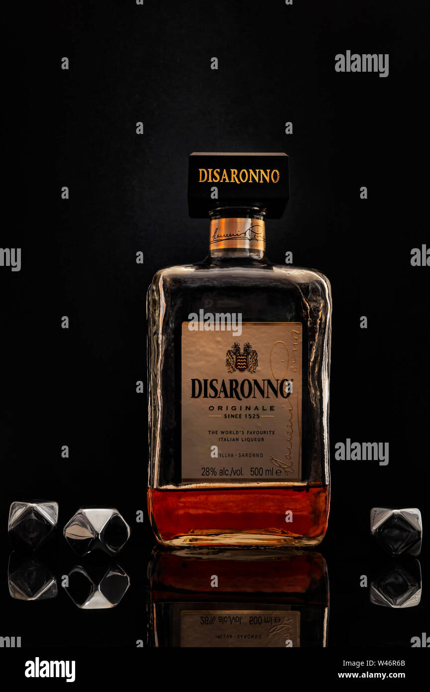 Bottiglia di alcool Disaronno Foto Stock