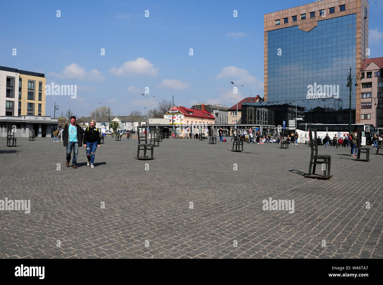 Il Ghetto Piazza degli Eroi, Cracovia, della Piccola Polonia. Un monumento commemorativo del ghetto ebraico e gli ebrei di Cracovia. Foto Stock