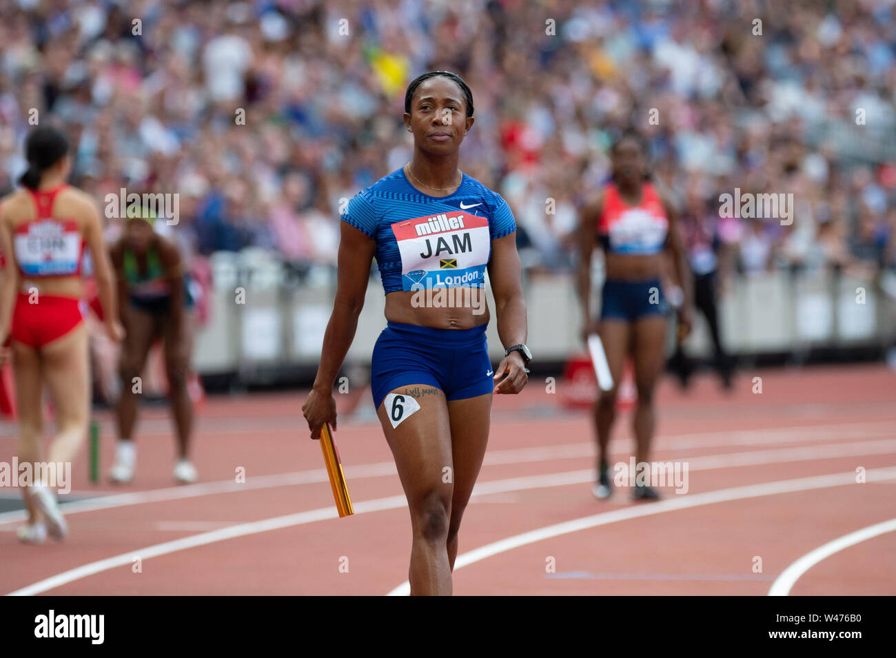 Londra, Inghilterra xx luglio Shelly Ann Fraser Pryce vince il 4x100m per la All Star team durante la Muller anniversario giochi presso la London Stadium, Stratford sabato 21 luglio 2019. (Credit: Pat Scaasi | MI News) Credito: MI News & Sport /Alamy Live News Foto Stock