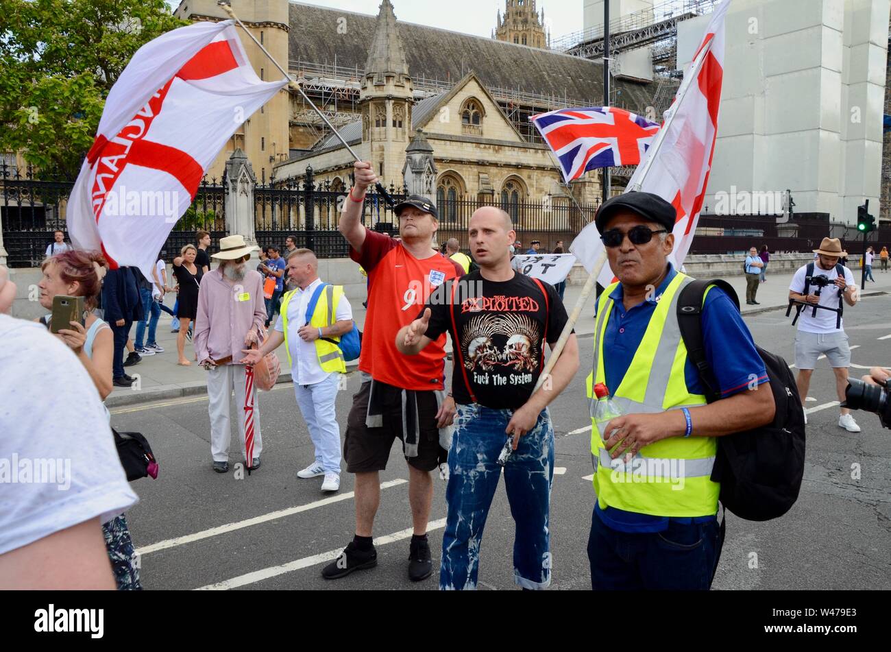 L'ala destra contro i dimostranti al n. di Boris sì all'Europa marzo per cambiare Londra 20 luglio 2019 Foto Stock