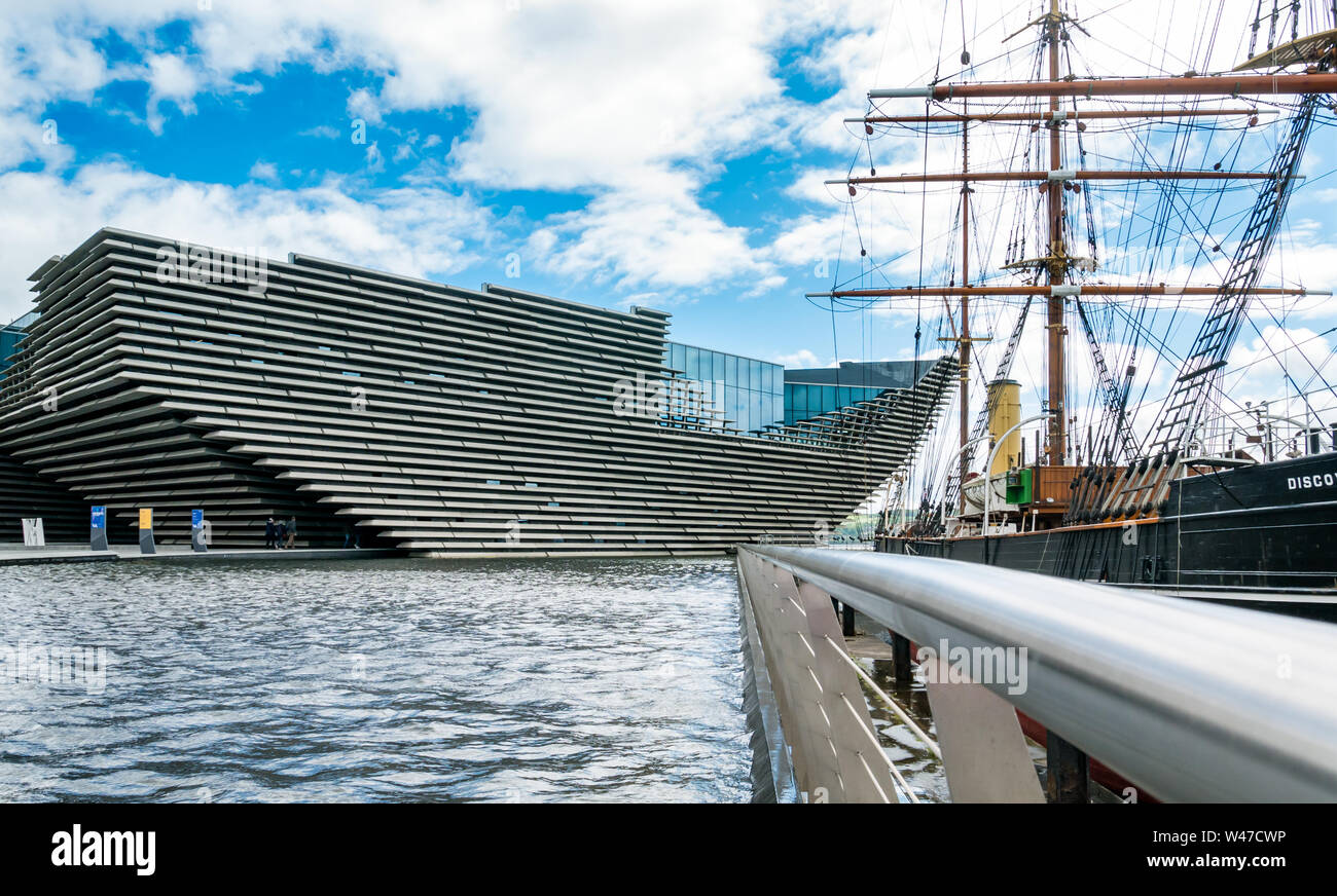 V&A Dundee, design Museum & RSS Discovery nave, Waterfront, Dundee, Scotland, Regno Unito Foto Stock