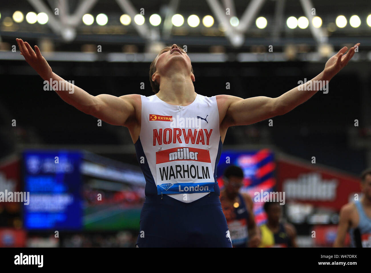 Londra, Regno Unito. Il 20 luglio, 2019. Karsten Warholm di Norvegia celebra dopo aver eseguito il tempo più veloce nel mondo questo anno in Uomini 400m ostacoli. Muller anniversario Giochi 2019, Londra Grand Prix al London Stadium, Queen Elizabeth Olympic Park a Londra sabato 20 luglio 2019. Questa immagine può essere utilizzata solo per scopi editoriali. Solo uso editoriale . pic da Steffan Bowen/Andrew Orchard fotografia sportiva/Alamy Live news Credito: Andrew Orchard fotografia sportiva/Alamy Live News Foto Stock