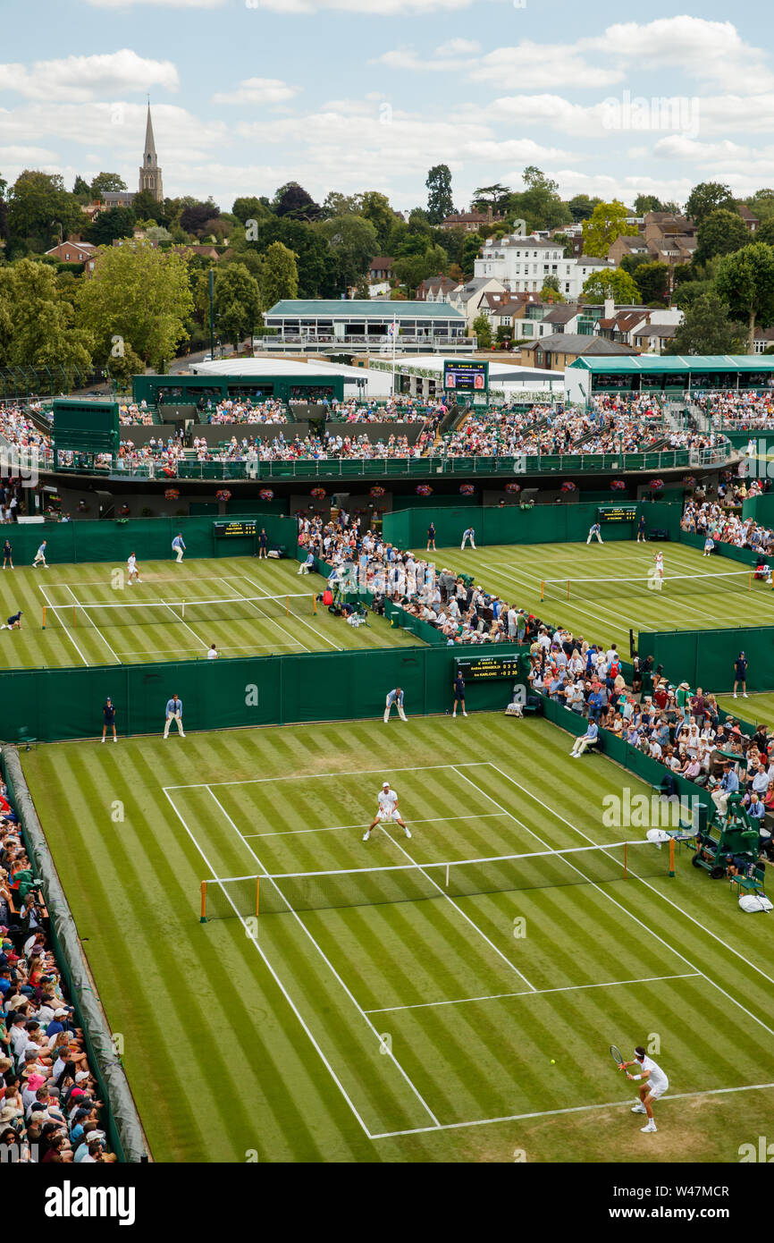 Vista generale in campionati di Wimbledon 2019. Tenuto presso Il All England Lawn Tennis Club, Wimbledon. Foto Stock