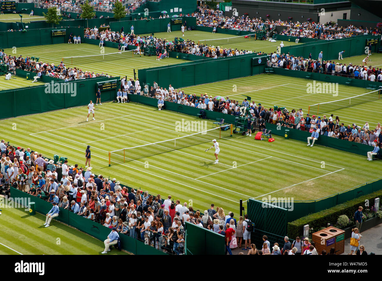 Vista generale in campionati di Wimbledon 2019. Tenuto presso Il All England Lawn Tennis Club, Wimbledon. Foto Stock