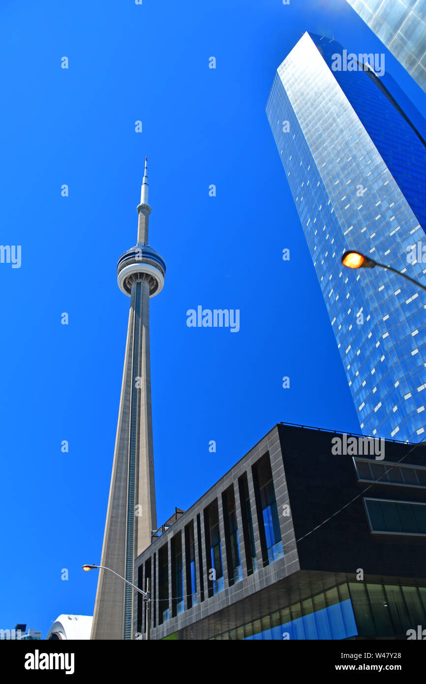 Vista sulla CN Tower a Toronto, Canada Foto Stock