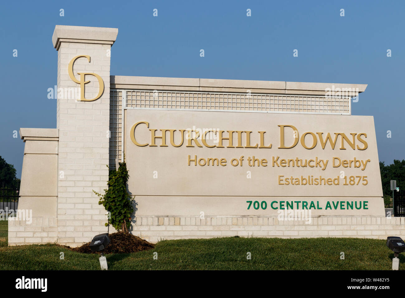 Louisville - Circa il luglio 2019: Churchill Downs, Casa del Kentucky Derby. Il Kentucky Derby è uno dei gioielli della Corona di corse di cavalli e professio Foto Stock