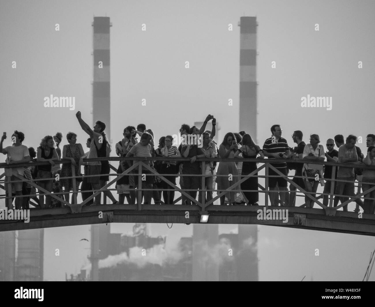 Barca votive ponte sul Canale della Giudecca in occasione della Festa del Redentore Festa Foto Stock