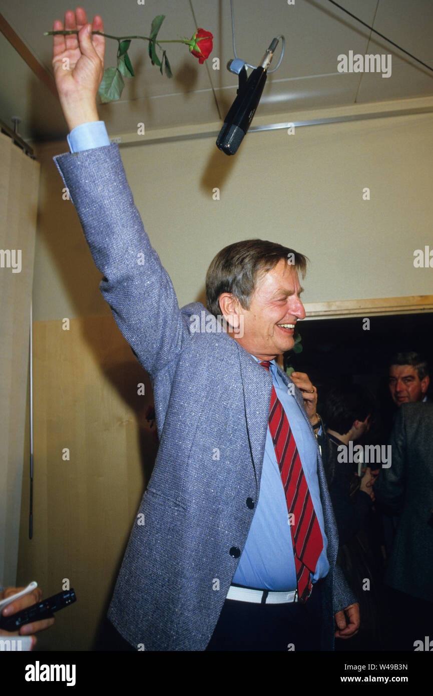 Olof Palme Primo ministro svedese dopo la vittoria nelle elezioni 1982 assassinat nel 1986. Foto Stock