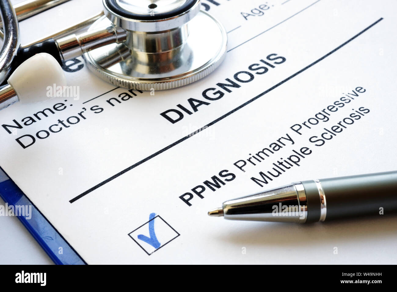 La forma medica e la diagnosi sclerosi multipla primaria progressiva ppm. Foto Stock