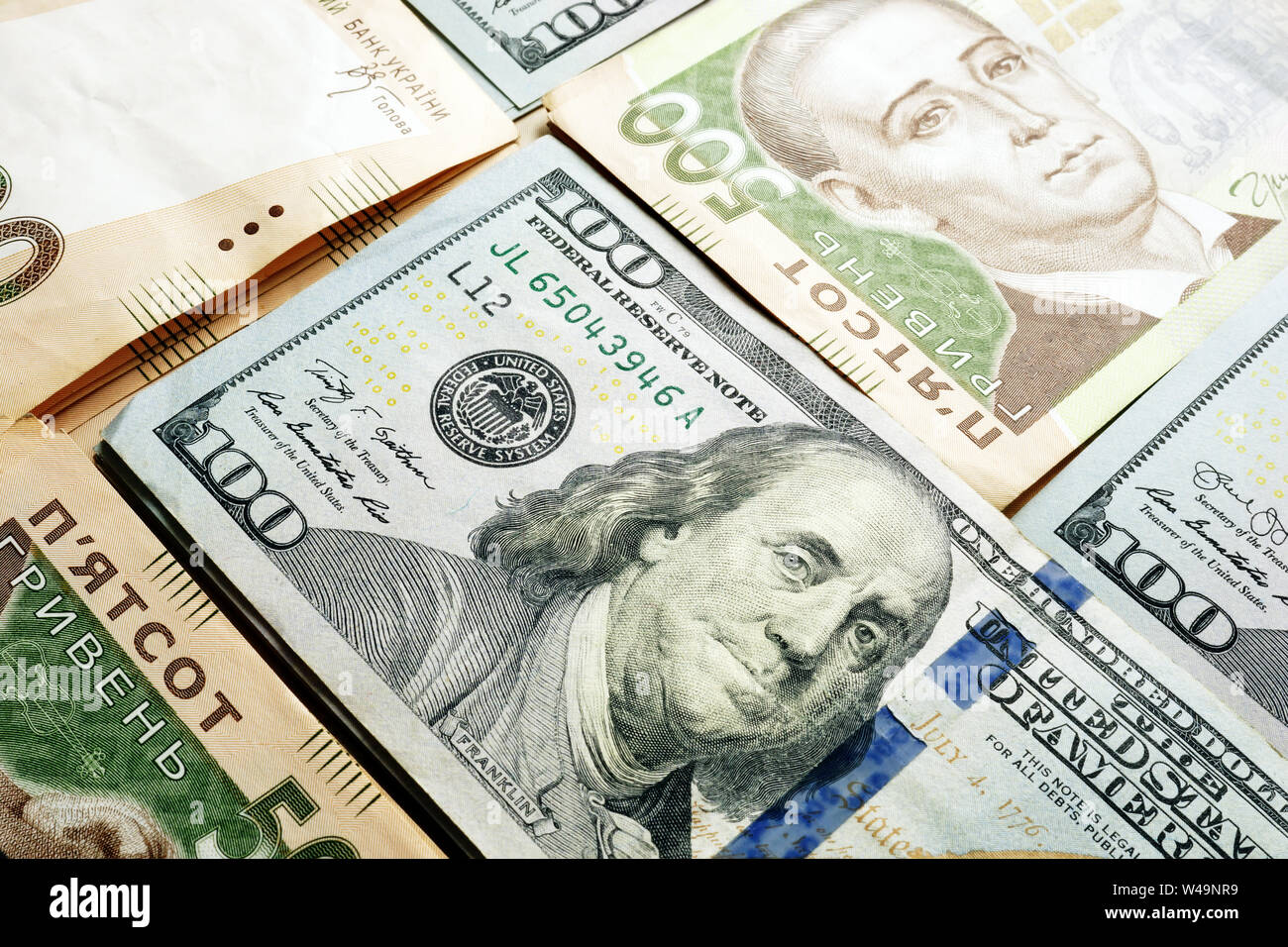 Di dollari USD e ucraino grivna uah banconote. Foto Stock