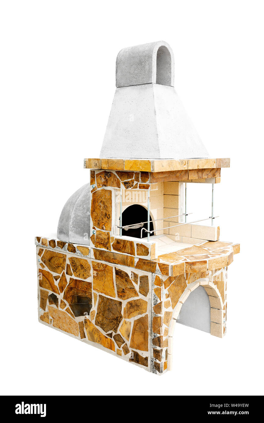 Barbecue inutilizzato un camino aperto con built-in forno per alimenti  Cookout. Parte Famiglia posto. Barbecue all'aperto Grill. Nuovo Barbeque  costituito da mattoni su T Foto stock - Alamy