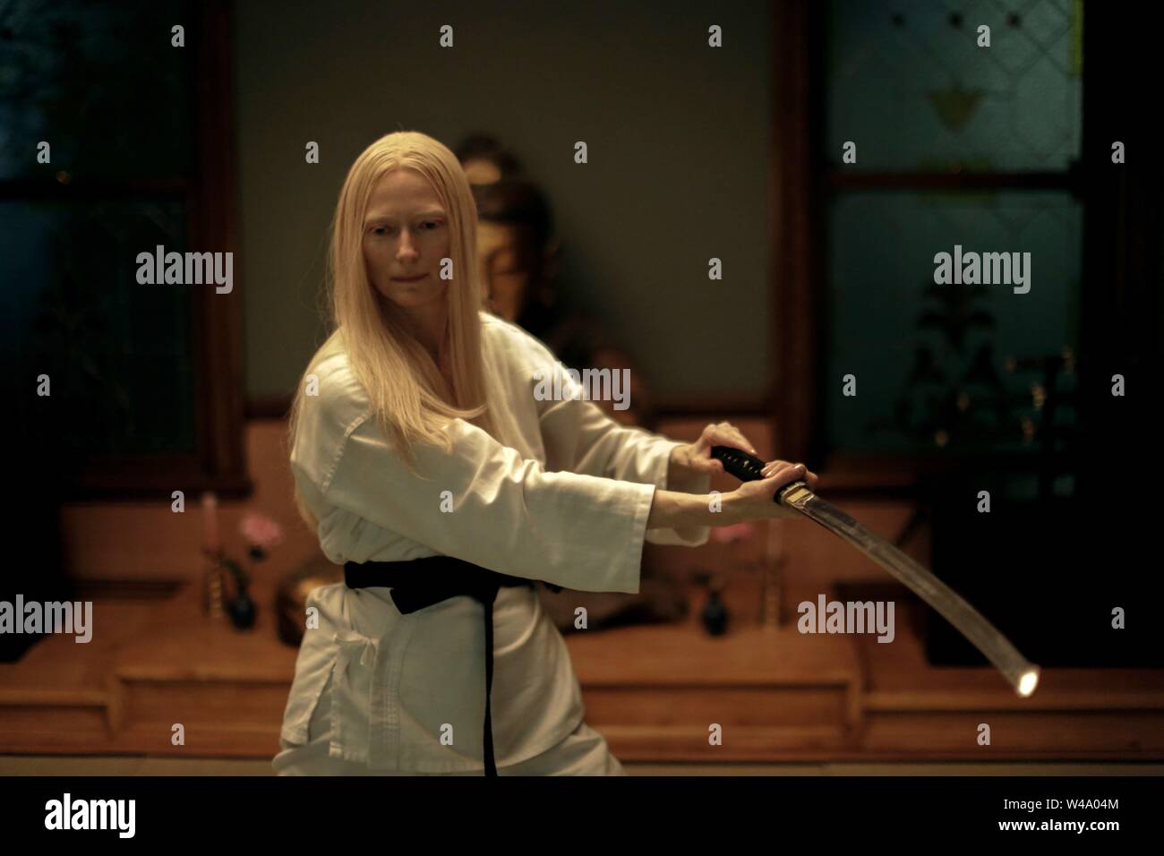 TILDA SWINTON in i morti non muoiono (2019), diretto da Jim Jarmusch. Credito: REGNO ANIMALE / Album Foto Stock