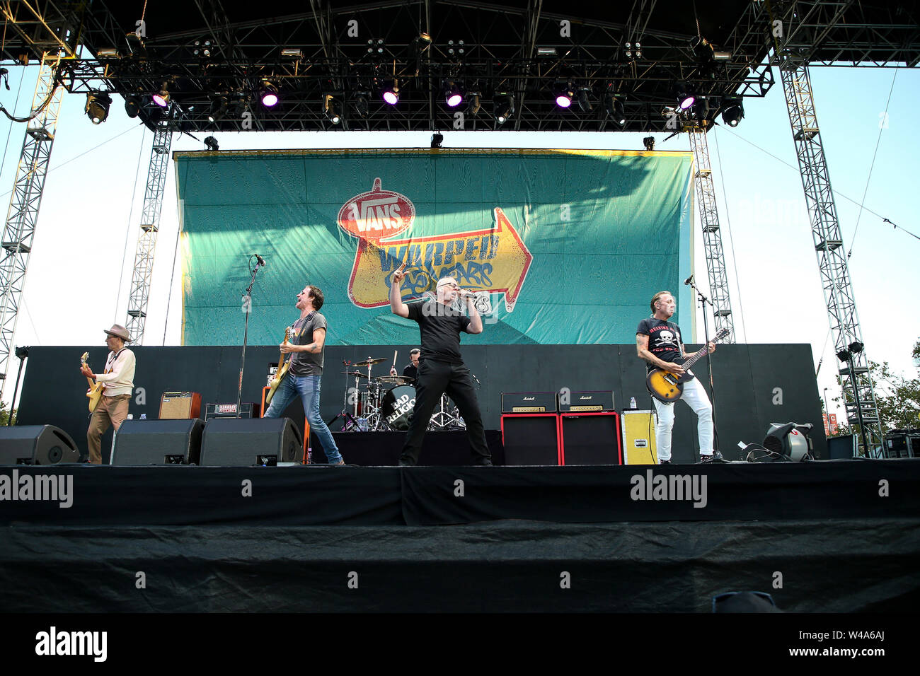 In California, Stati Uniti d'America . Il 20 luglio, 2019. Bad Religion compie durante il Vans warped tour venticinquesimo anniversario al litorale anfiteatro sulla luglio 20, 2019 a Mountain View, California. Credito: MediaPunch Inc/Alamy Live News Foto Stock