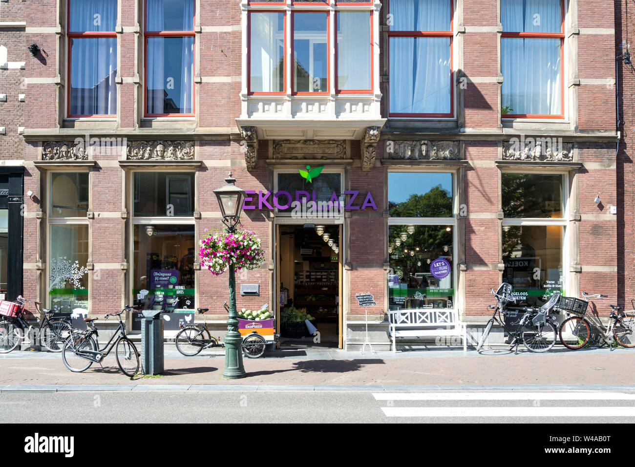 EkoPlaza store in Leiden, Paesi Bassi. EkoPlaza è una catena olandese di cibo organico supermercati. Foto Stock