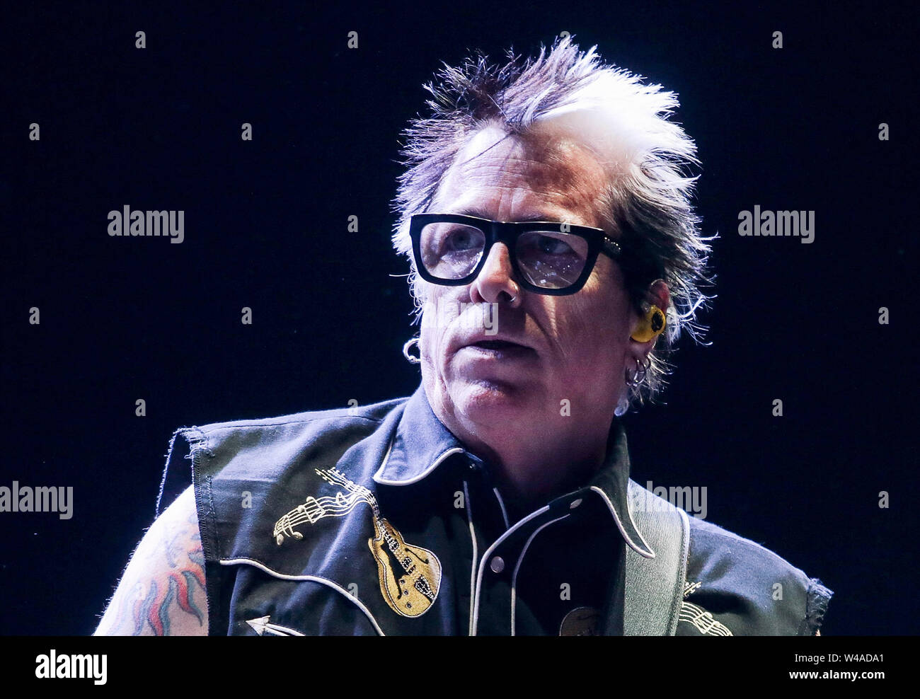 MOUNTAIN VIEW, California - 20 luglio: la prole chitarrista Noodles compie durante il Vans warped tour venticinquesimo anniversario al litorale anfiteatro sulla luglio 20, 2019 a Mountain View, California. Foto: Christopher Victorio/imageSPACE/MediaPunch Foto Stock