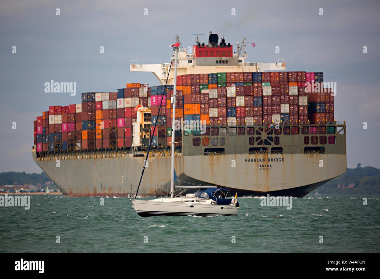 Nave,Harbour Bridge,,Panama, contenitore,nave,Southampton,il terminale,l'Solent,Cina,l'Europa,l'importazione,il commercio, Foto Stock