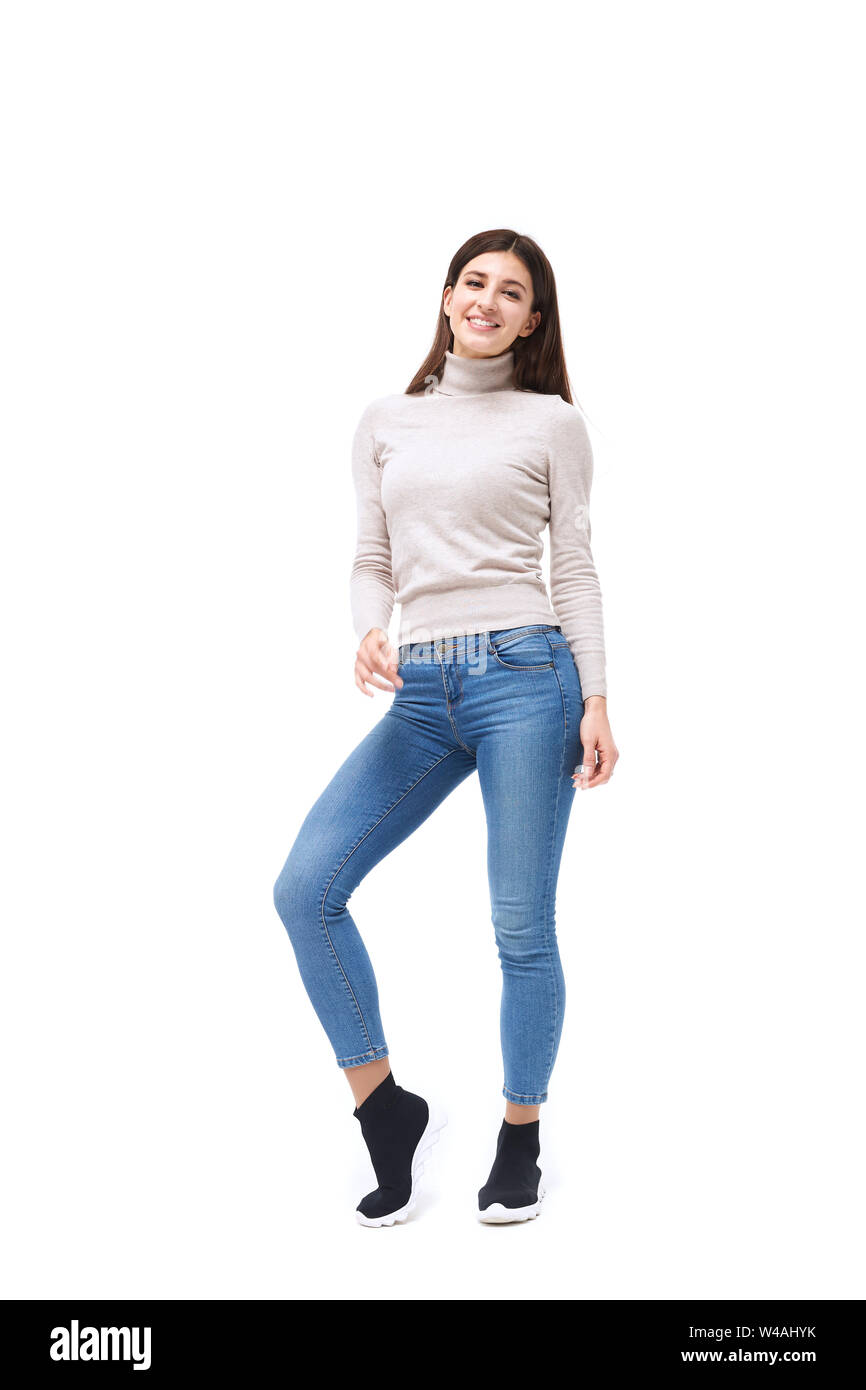 Studio ritratto di una bella donna caucasica, isolato su sfondo bianco Foto Stock