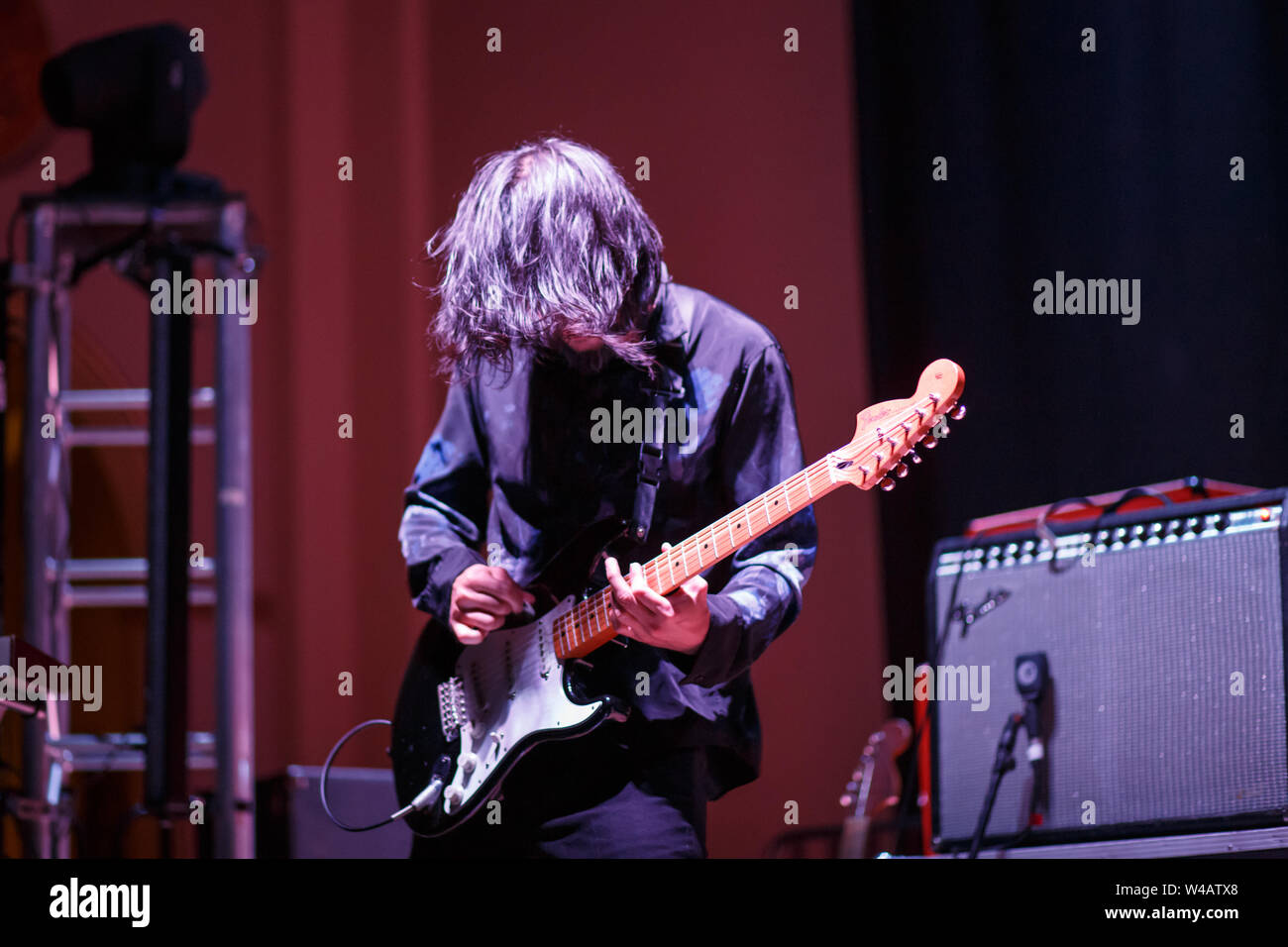 Sheffield City Hall di Sheffield. Il 20 luglio, 2019. Mono eseguire live in Sheffield City Hall sala da ballo stadio durante il tracciafile Fringe. Foto Stock