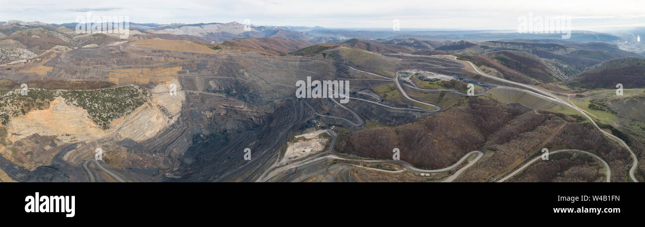 Le miniere di carbone dalla vista aerea in panoramica Foto Stock