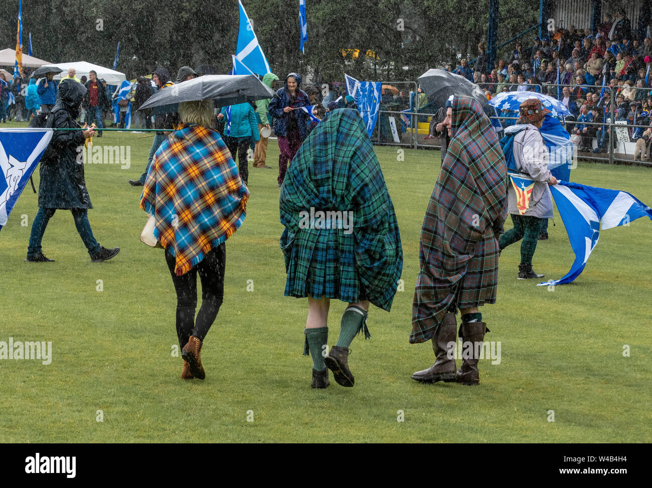Oban, tutti sotto uno striscione indipendenza marzo - 2019 Foto Stock