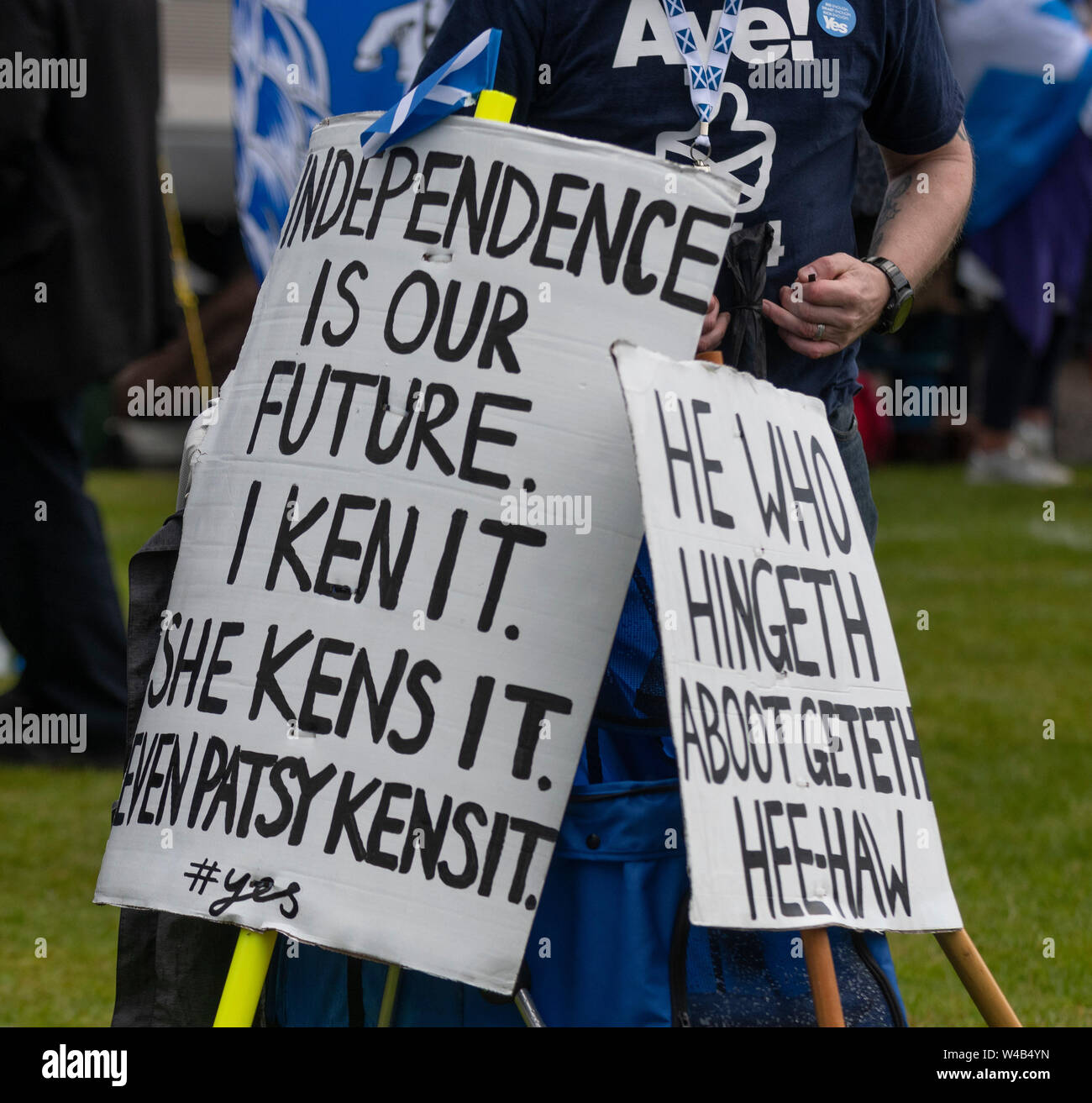 Oban, tutti sotto uno striscione indipendenza marzo - 2019 Foto Stock