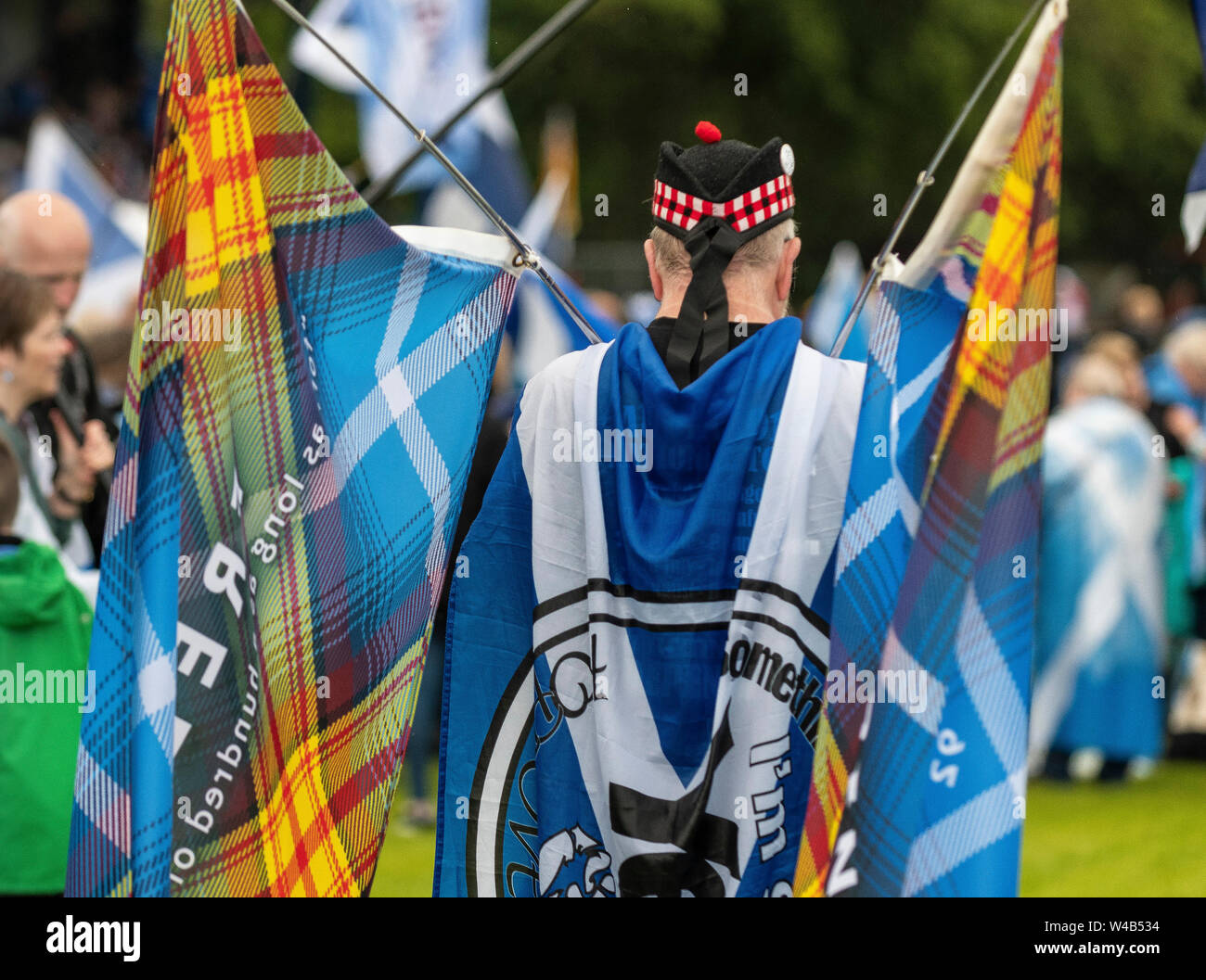 Oban, tutti sotto uno striscione indipendenza marzo - 2019 Foto Stock