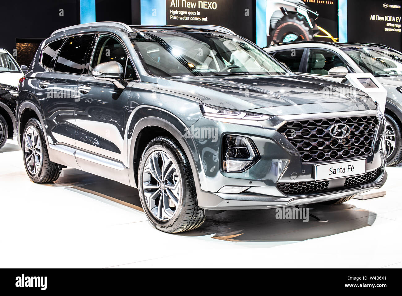 Bruxelles, Belgio, Jan 2019: Hyundai Santa Fe 4WD a Bruxelles Motor Show, quarta generazione, TM, SUV prodotta da Hyundai Motor Company Foto Stock