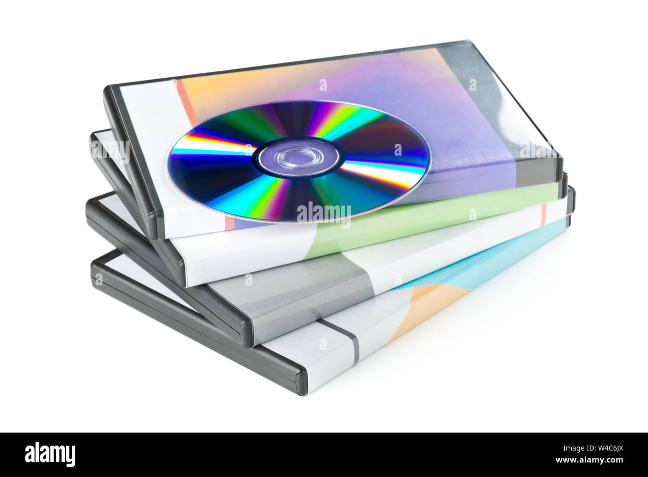 DVD, CD-ROM o Blu-ray Disc con scatole impilate per filmati, audio o software su sfondo bianco Foto Stock