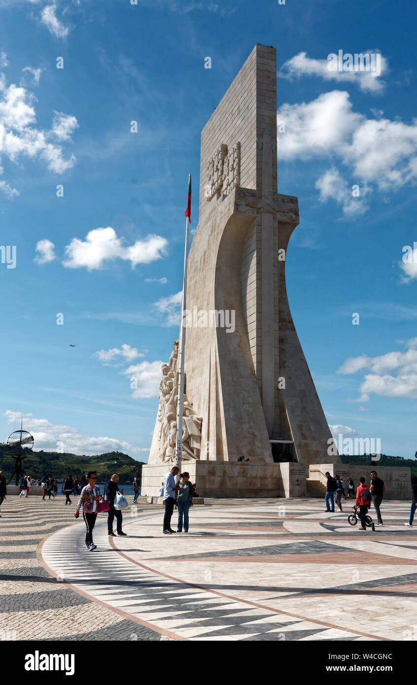 Fare Padrao Descobrimentos; il Monumento delle Scoperte; 1960; Enrico il navigatore; persone famose, CALCESTRUZZO; muratura; drammatico, Europa, Lisbona Foto Stock