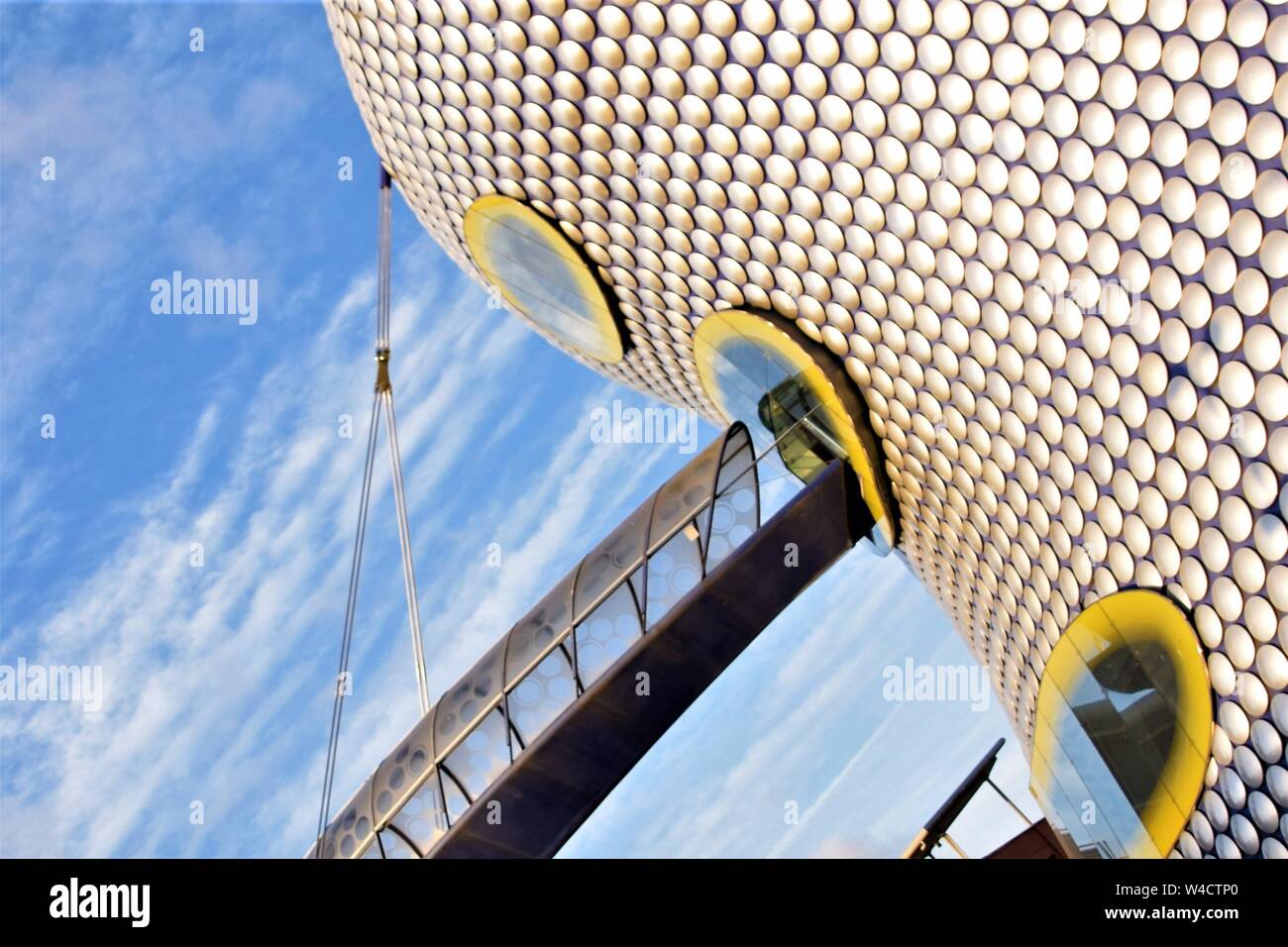Birmingham Bullring ponte sospeso architettura futuristica Foto Stock