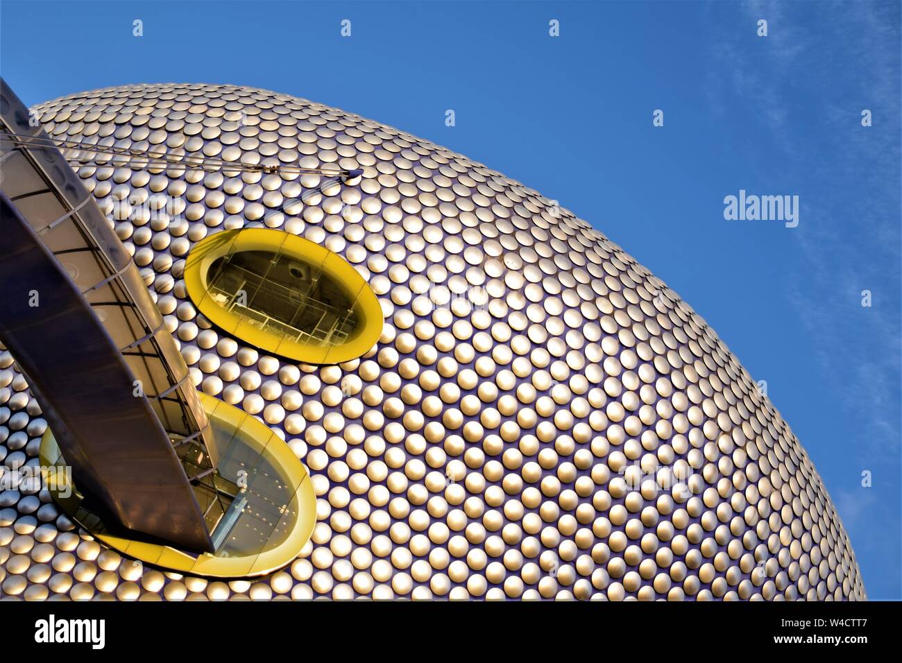 Birmingham Bullring ponte sospeso architettura futuristica Foto Stock