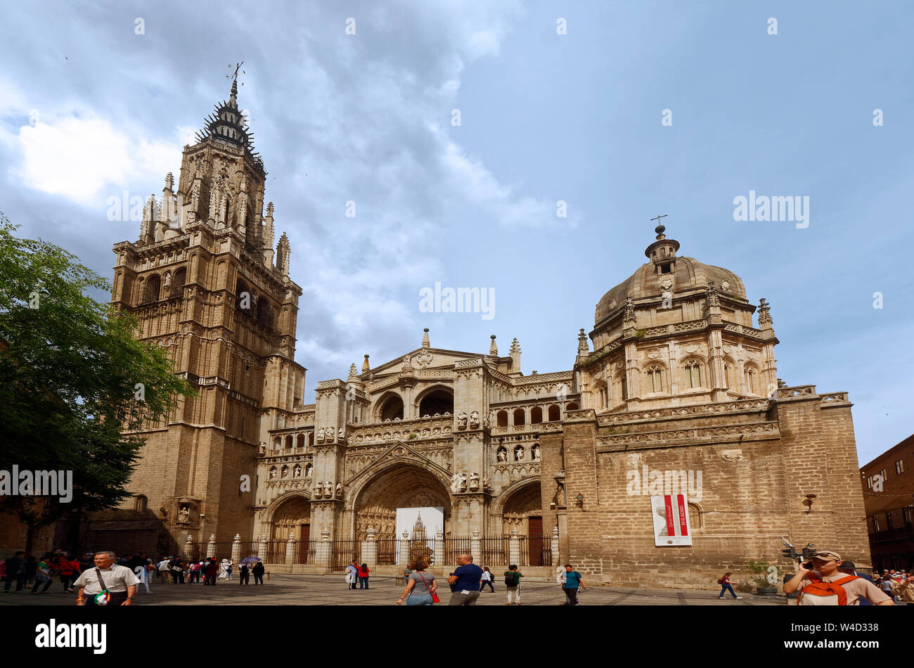 Cattedrale Primate, vecchia chiesa cattolica, 11-15 secoli, edificio religioso, statue intagliate, ornati, Europa, Toledo, Spagna, molla, orizzontale Foto Stock