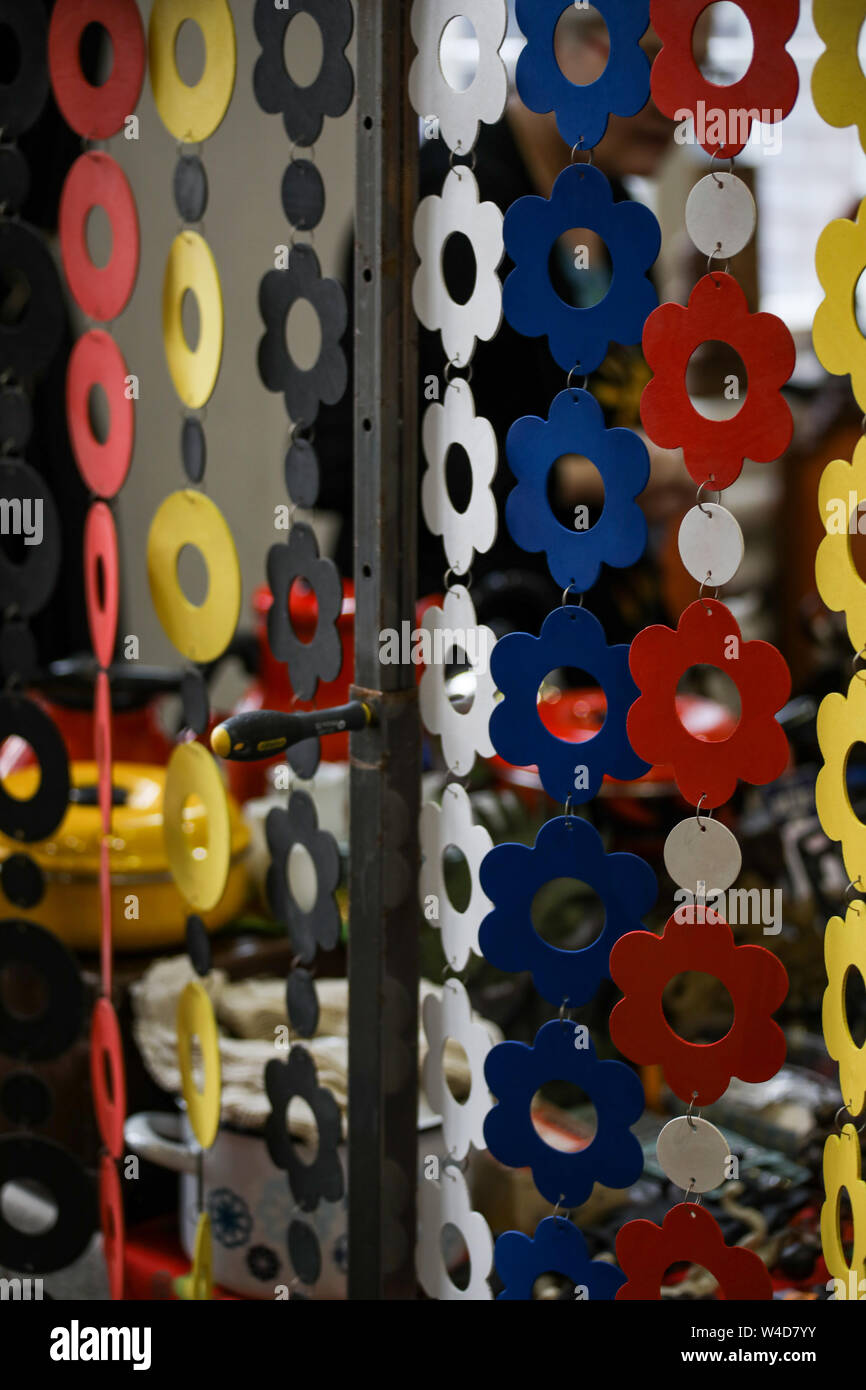 Porta a tendina retrò e Vintage Design Expo di Helsinki, Finlandia Foto Stock