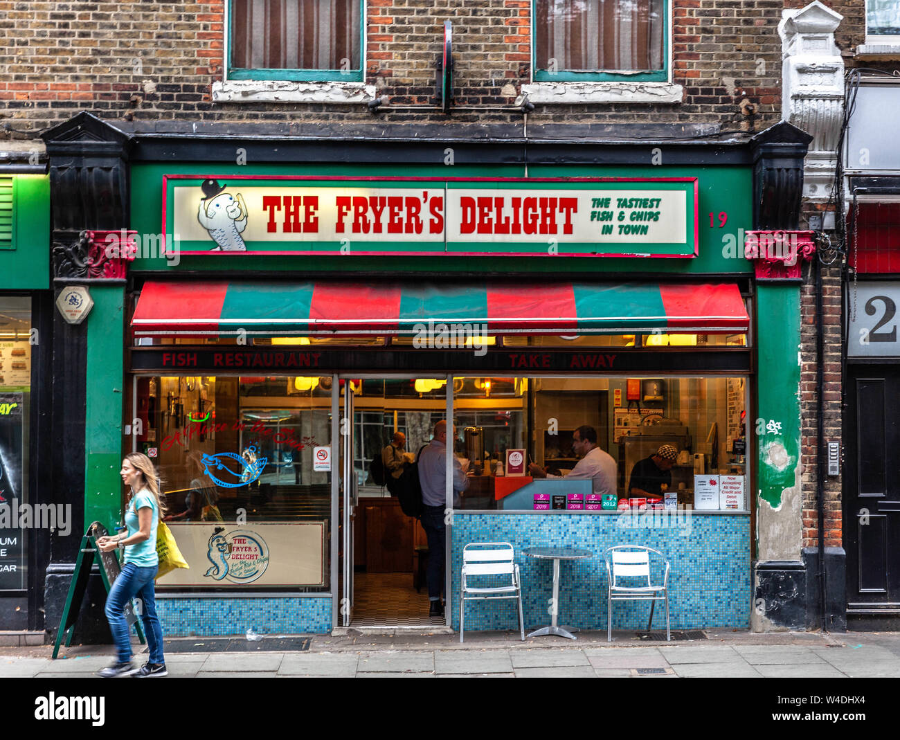 The Fryer's Delight Fish and chips shop, 19 Theobalds Rd, Holborn, Londra, Inghilterra, Regno Unito. Foto Stock