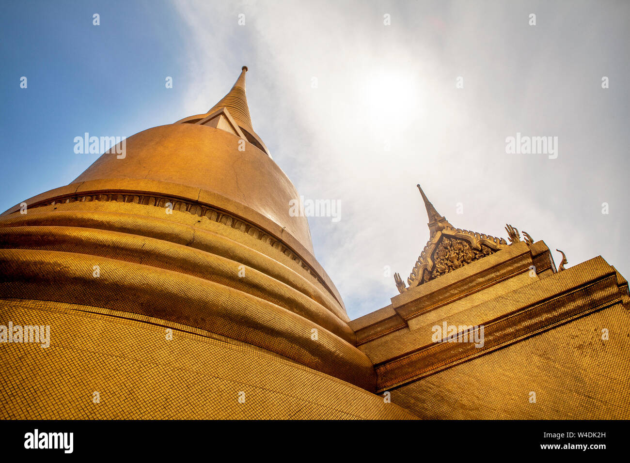 Cupola dorata teca, Phra Siratana Chedi, al Grand Palace di Bangkok, Tailandia. Foto Stock