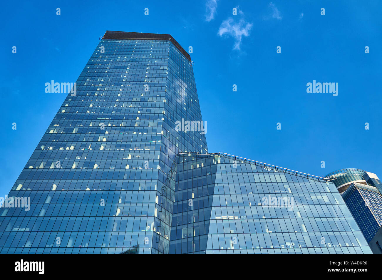 Varsavia, Polonia - Marzo 05, 2017: Q22 è un ufficio neomodern grattacielo a Varsavia dal polacco immobiliare di Echo e di investimento progettato da AP Foto Stock