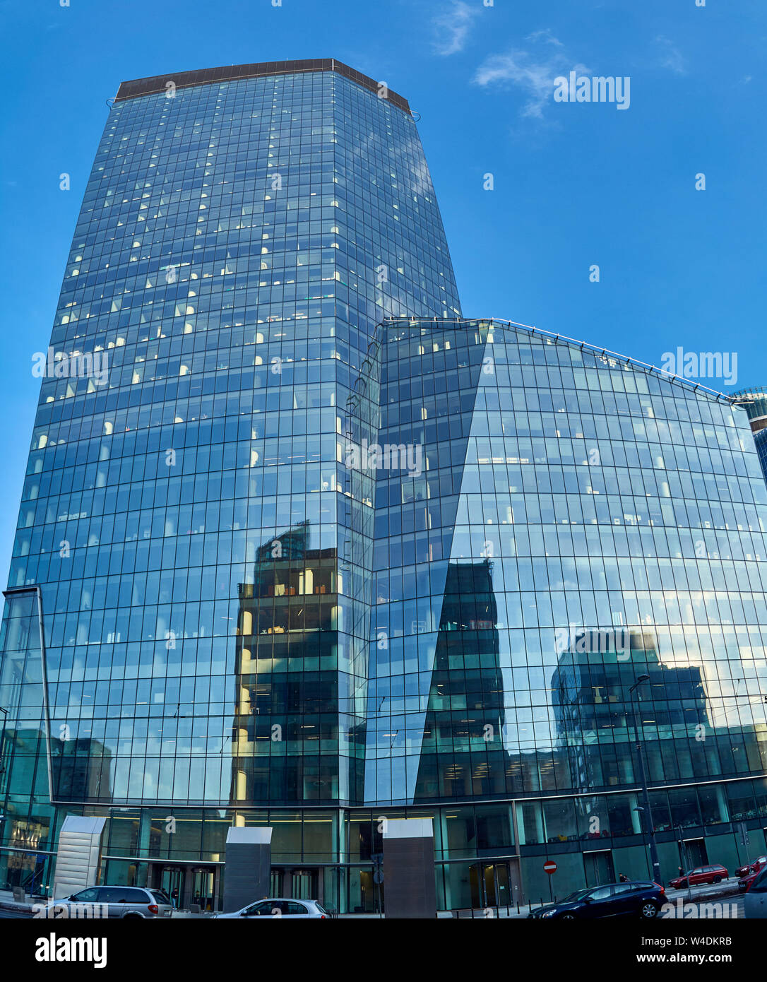 Varsavia, Polonia - Marzo 05, 2017: Q22 è un ufficio neomodern grattacielo a Varsavia dal polacco immobiliare di Echo e di investimento progettato da AP Foto Stock