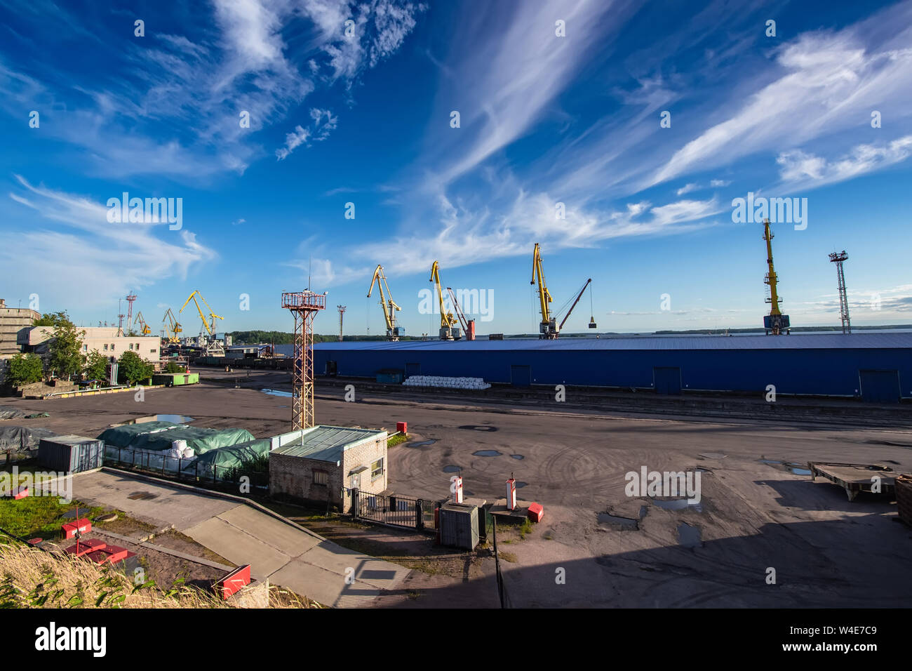 Vyborg, Russia, luglio 03, 2019: porto affacciato sul golfo di Vyborg Foto Stock