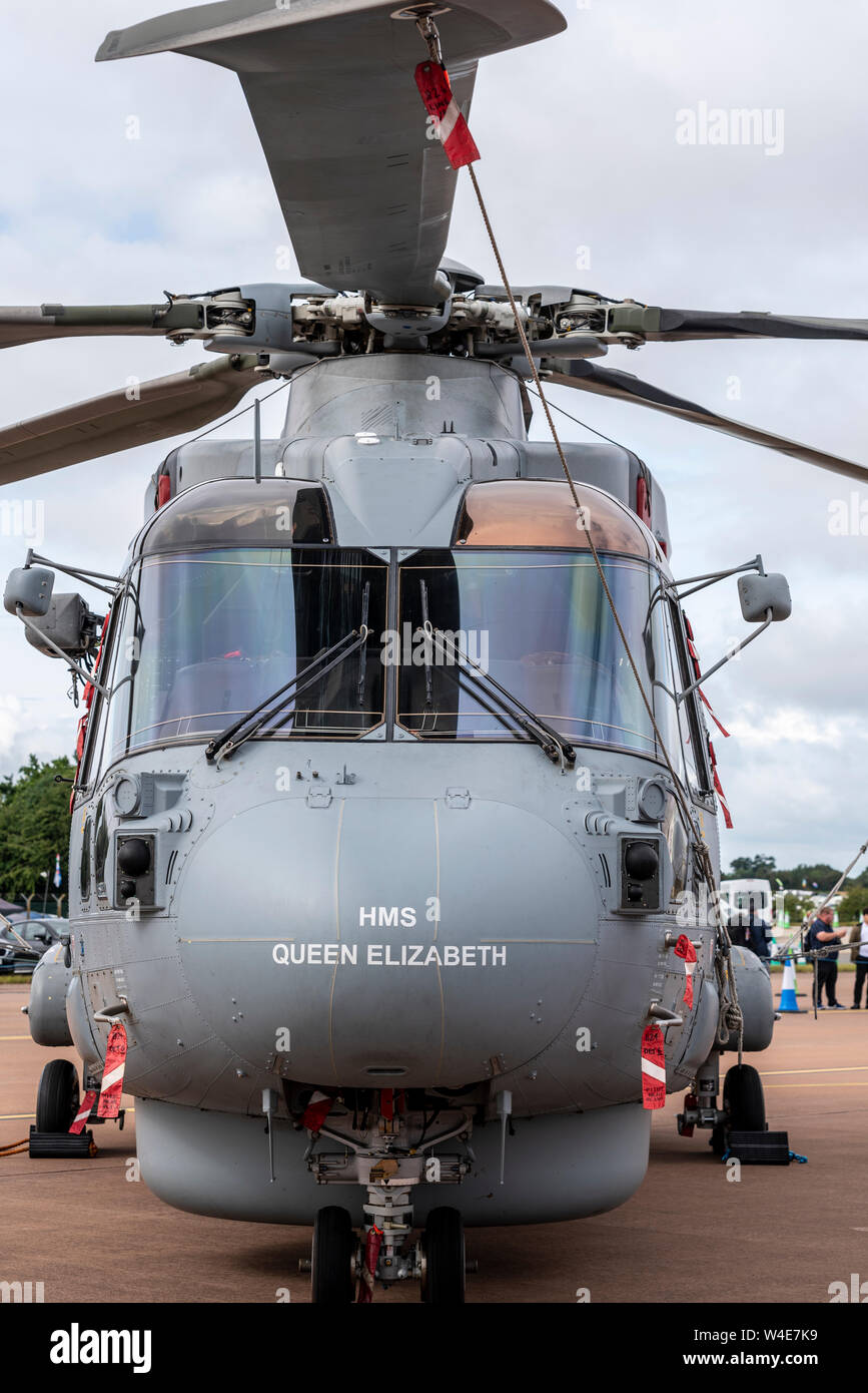 Elicottero Merlin della Royal Navy dalla HMS Queen Elizabeth al Royal International Air Tattoo Airshow, RAF Fairford, Regno Unito. Fleet Air Arm militare Foto Stock