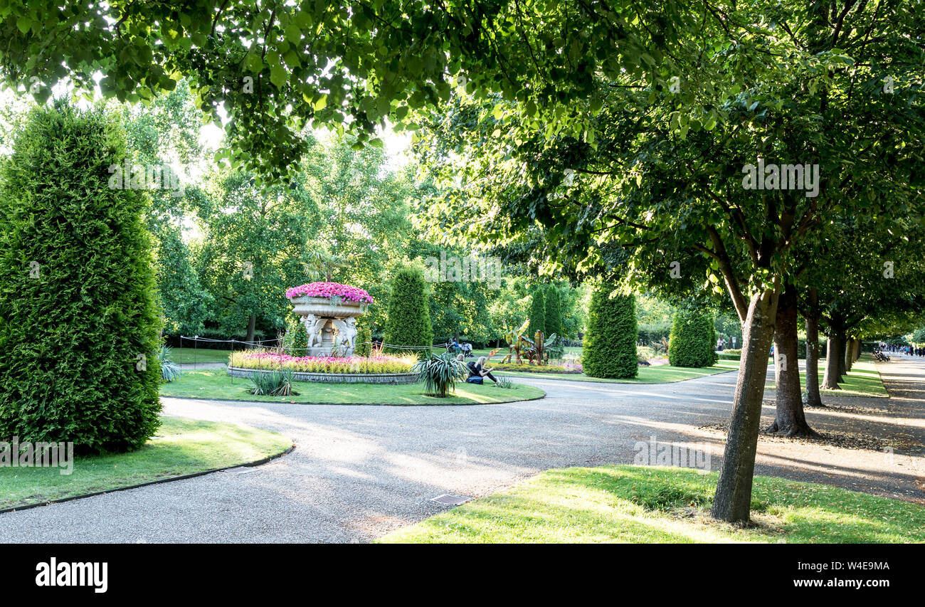 Il Giardino Inglese Regents Park London REGNO UNITO Foto Stock