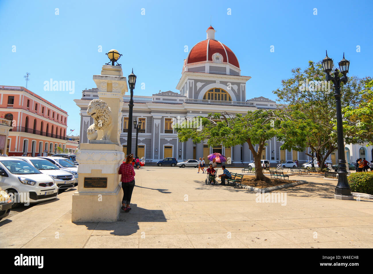 Cienfuegos, Cuba - Palazzo del Governo visto da Plaza Jose Marti Foto Stock