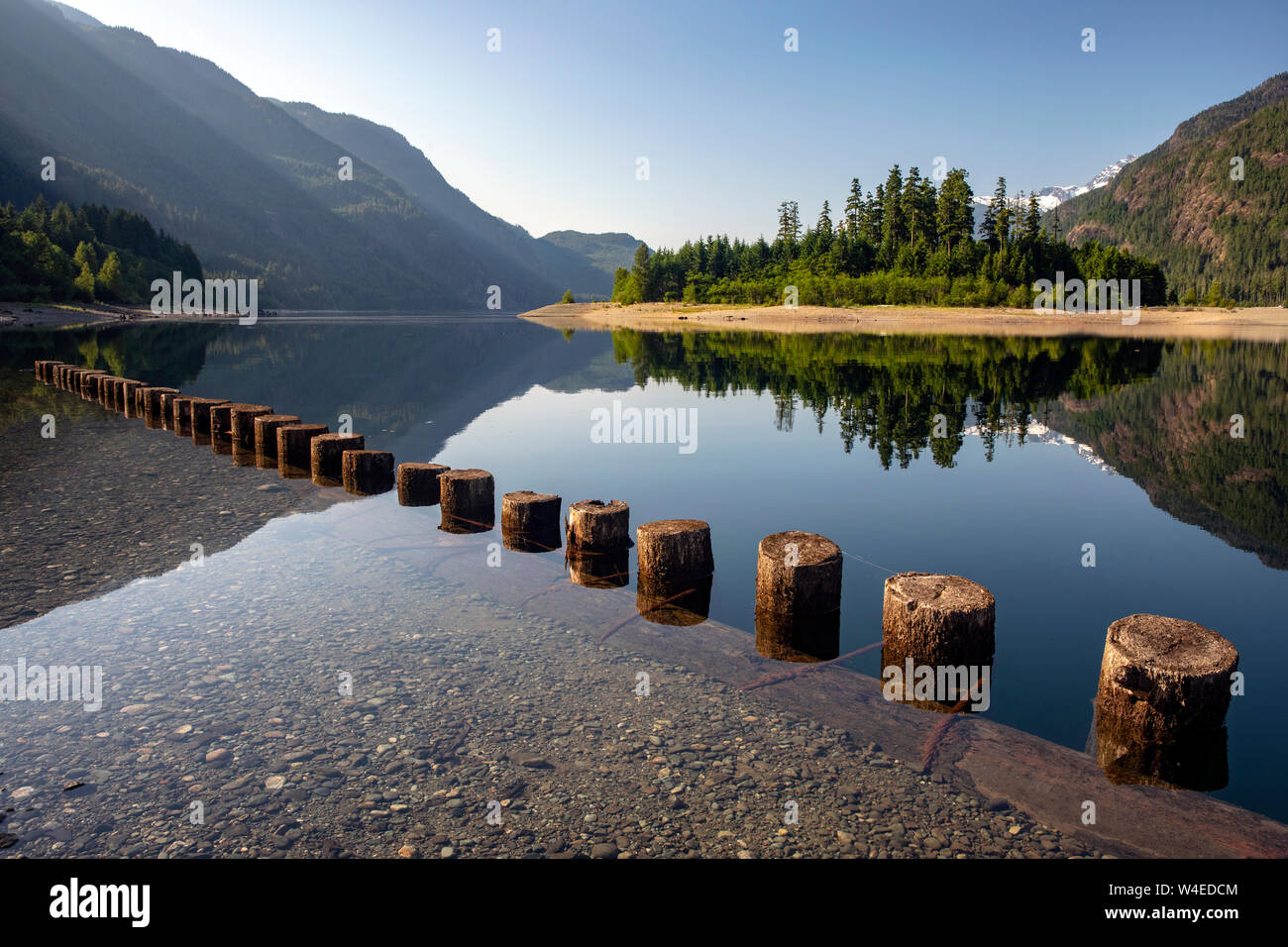 Viste del Lago Buttle - Strathcona Provincial Park, vicino a Campbell River, Isola di Vancouver, British Columbia, Canada Foto Stock