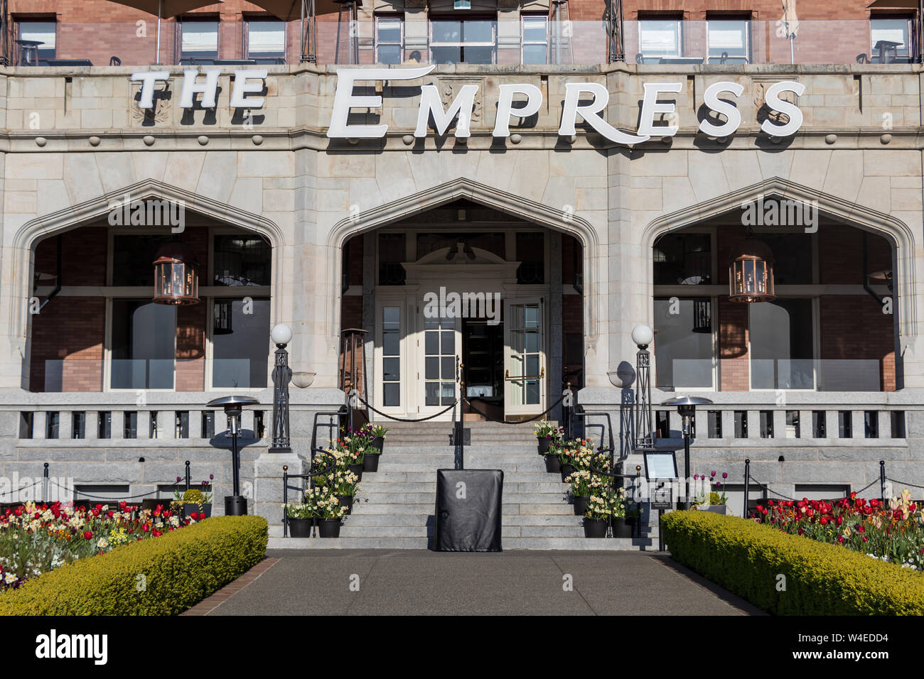 Ingresso frontale al Fairmont Empress Hotel sul lungomare, a Victoria, BC. Foto Stock