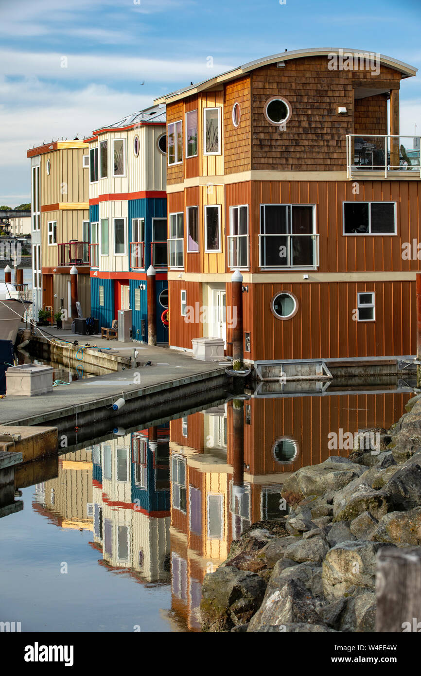 Galleggiante di lusso case in West Bay villaggio marino in Esquimalt - Victoria, Isola di Vancouver, British Columbia, Canada Foto Stock