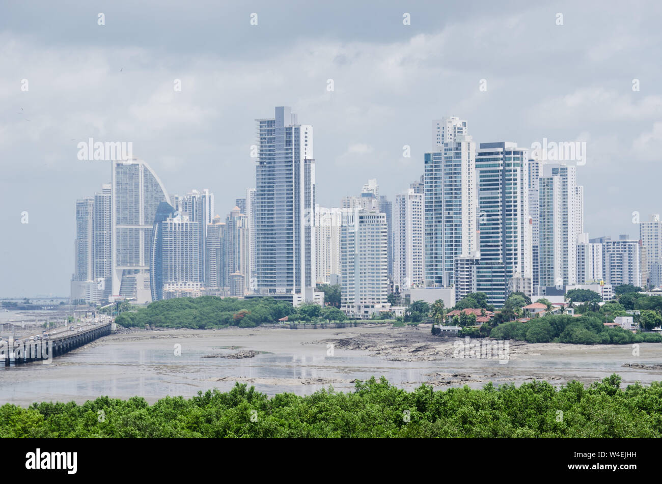 Vista della Punta Pacífica e Coco de Mar area nella città di Panama Foto Stock