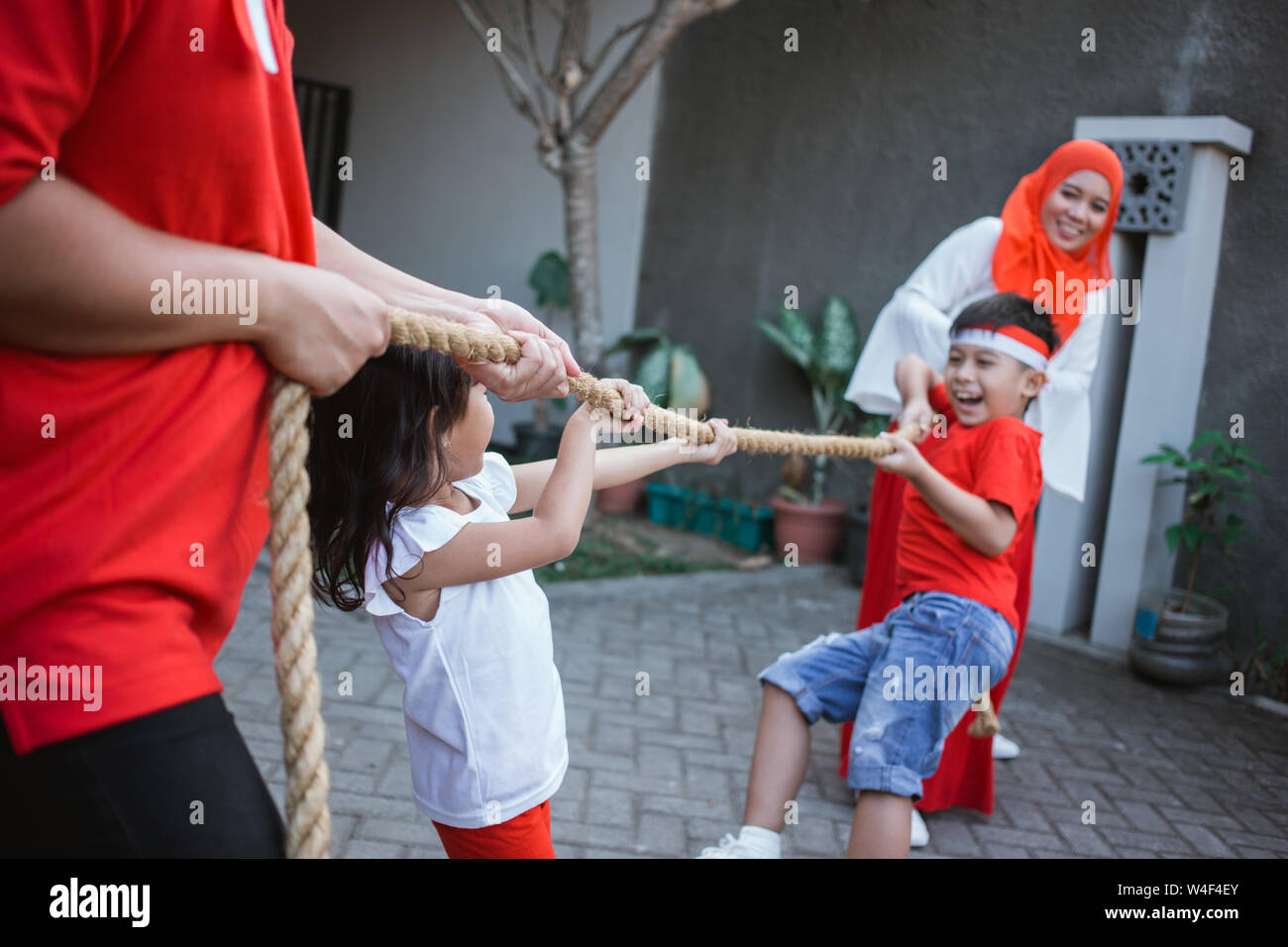 Rimorchiatore di guerra durante l Indonesia Independence Day celebrazione Foto Stock