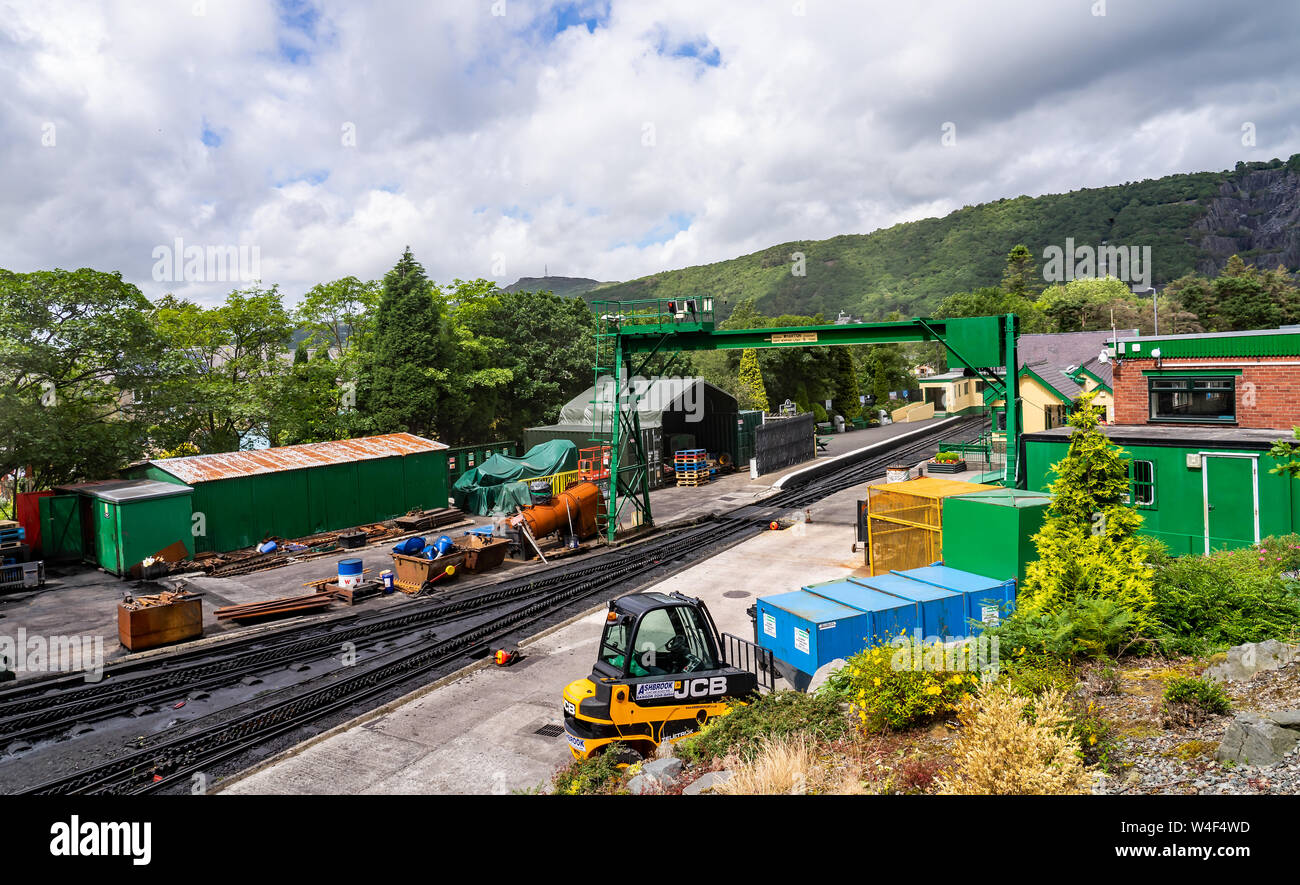 Vista del cantiere ferroviario della stazione di Llanberis sul Mount Snowdon linea ferroviaria Foto Stock