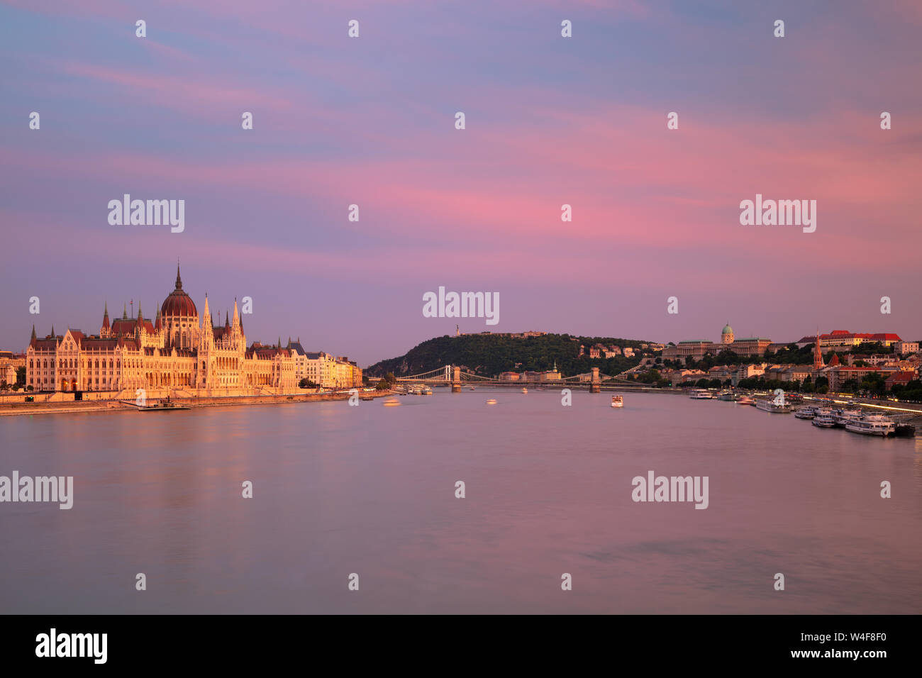 Budapest, Ungheria. Immagine del paesaggio urbano di Budapest, capitale dell'Ungheria durante il tramonto. Foto Stock