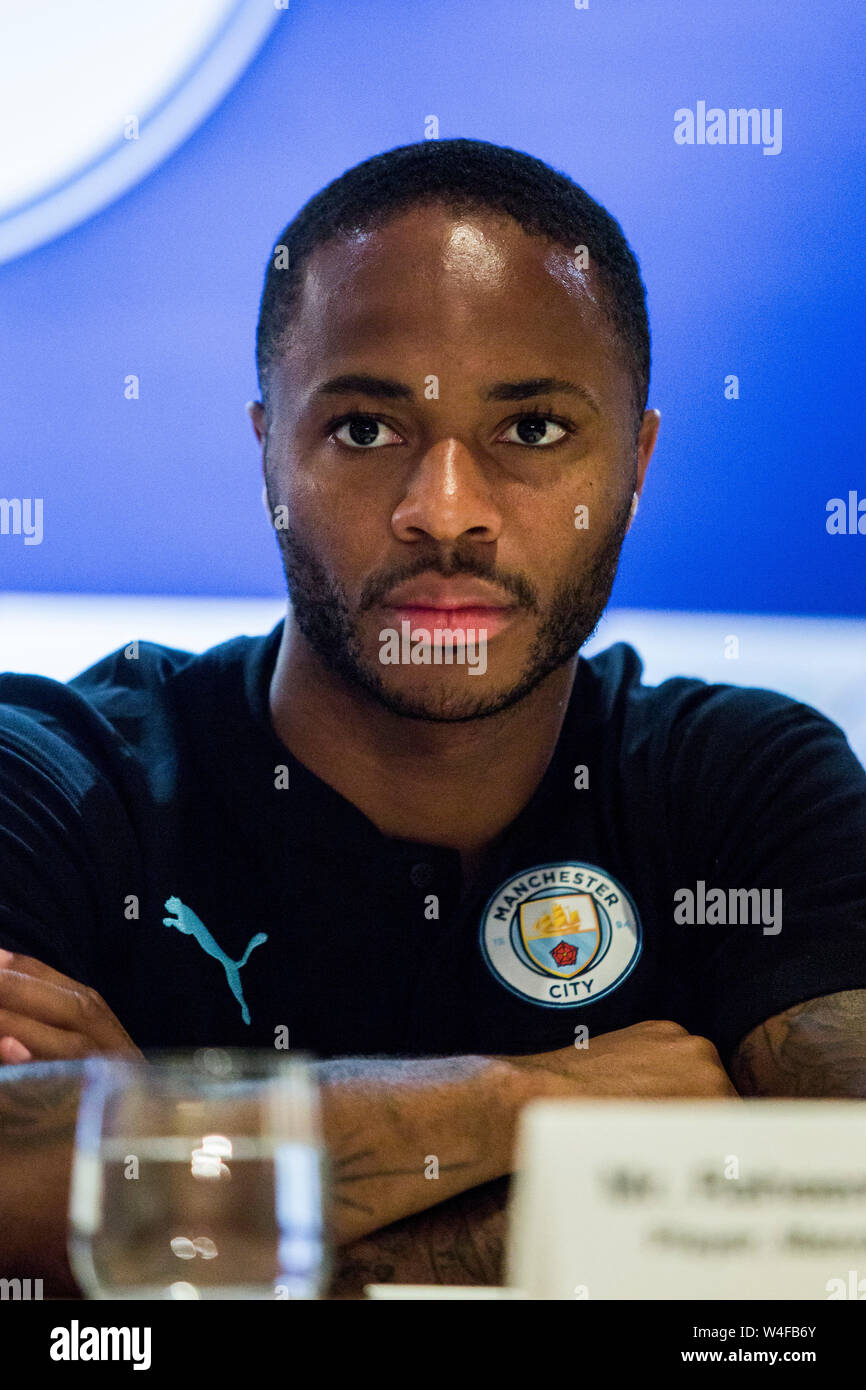 Hong Kong, Cina. 23 Luglio, 2019. Premier League club Manchester CityÕs star player Raheem Sterling (foto) e Manager Pep Guardiola incontrano i media cinesi presso il Grand Hyatt di Wan Chai Credito: Hong Kong Photo News Alamy Live News Foto Stock